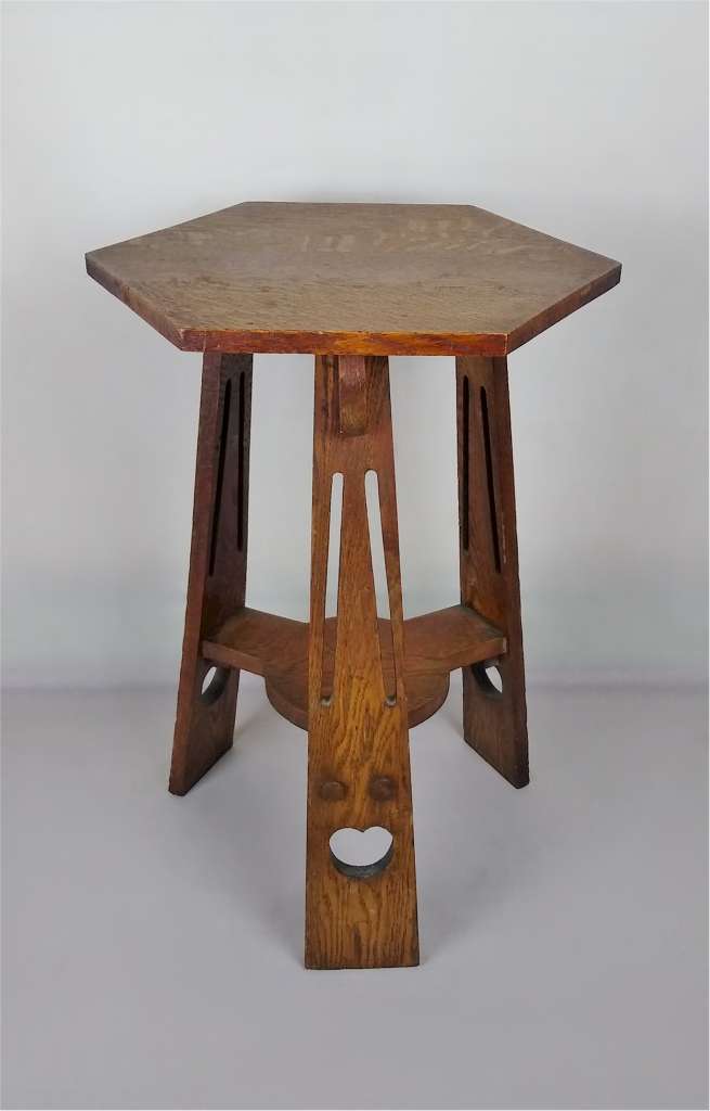 Classic arts and crafts 3 leg table in oak