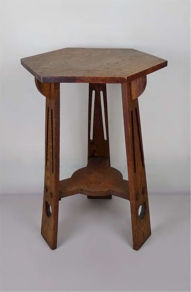 Classic arts and crafts 3 leg table in oak
