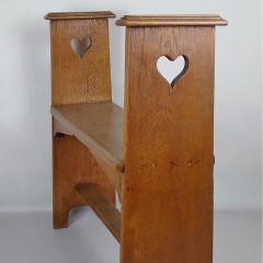 Arts and crafts settle/hall seat in golden oak