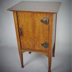 Classic arts and crafts bedside cabinet in oak