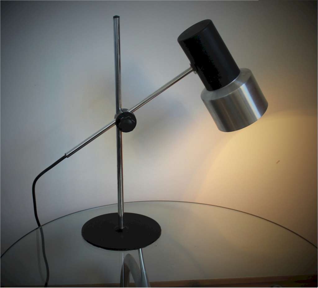 1960's stylish adjustable desk lamp