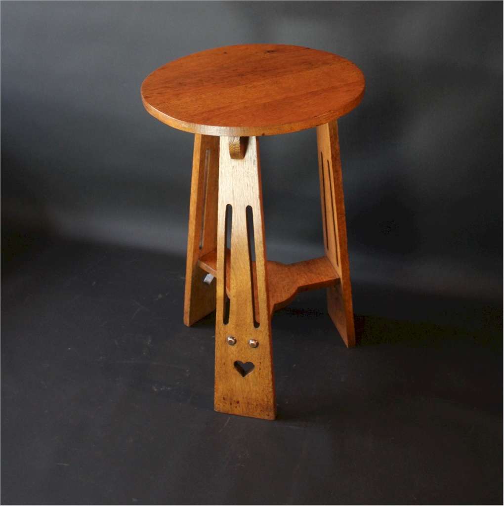 Classic 3 legged Arts and Crafts table