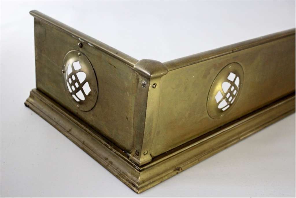 Wonderful arts and crafts brass fender