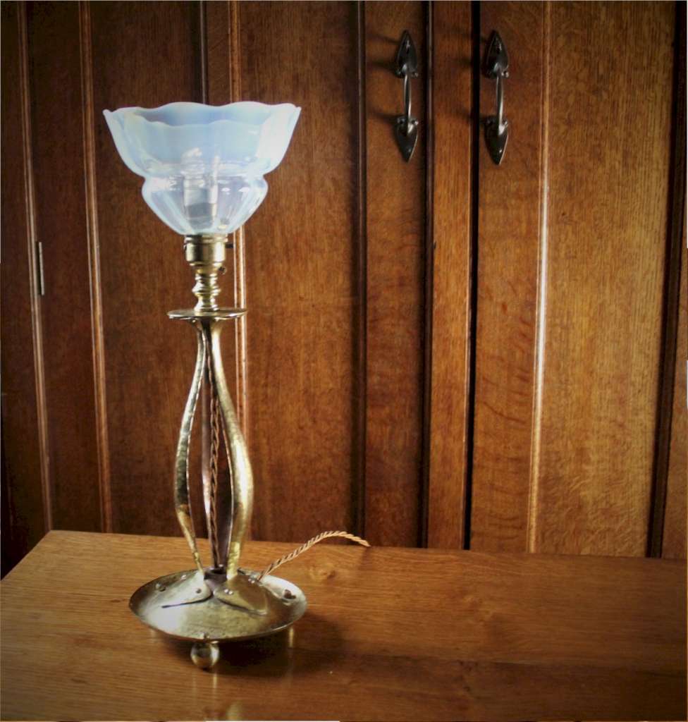 Arts and Crafts planished brass table lamp