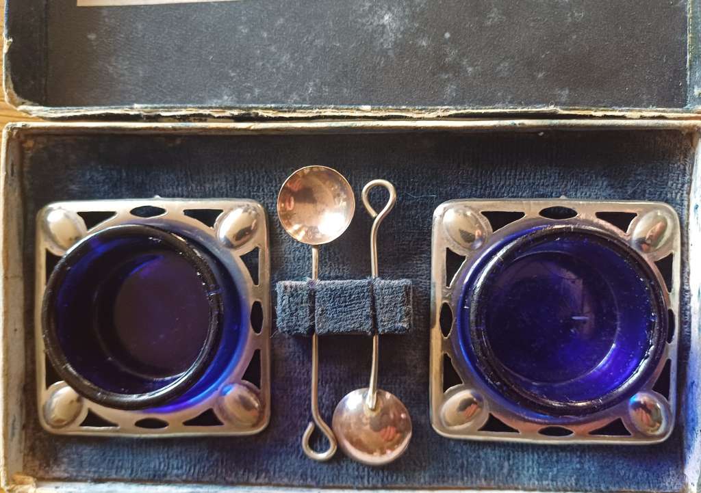 Edwardian silver plated pair of salts