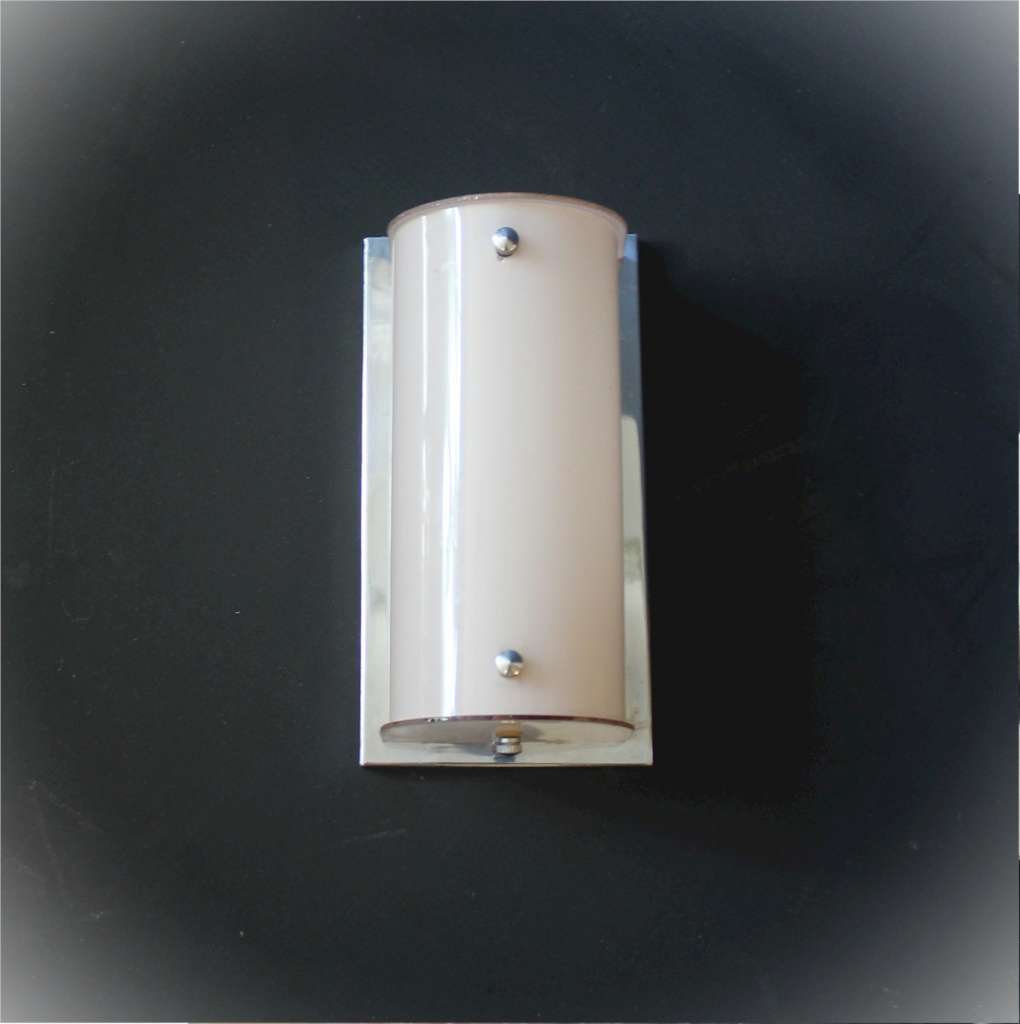 Art deco wall light