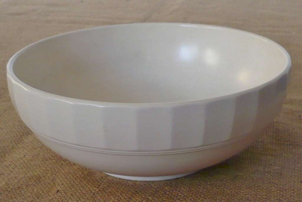 Keith Murray bowl for Wedgewood in moonstone