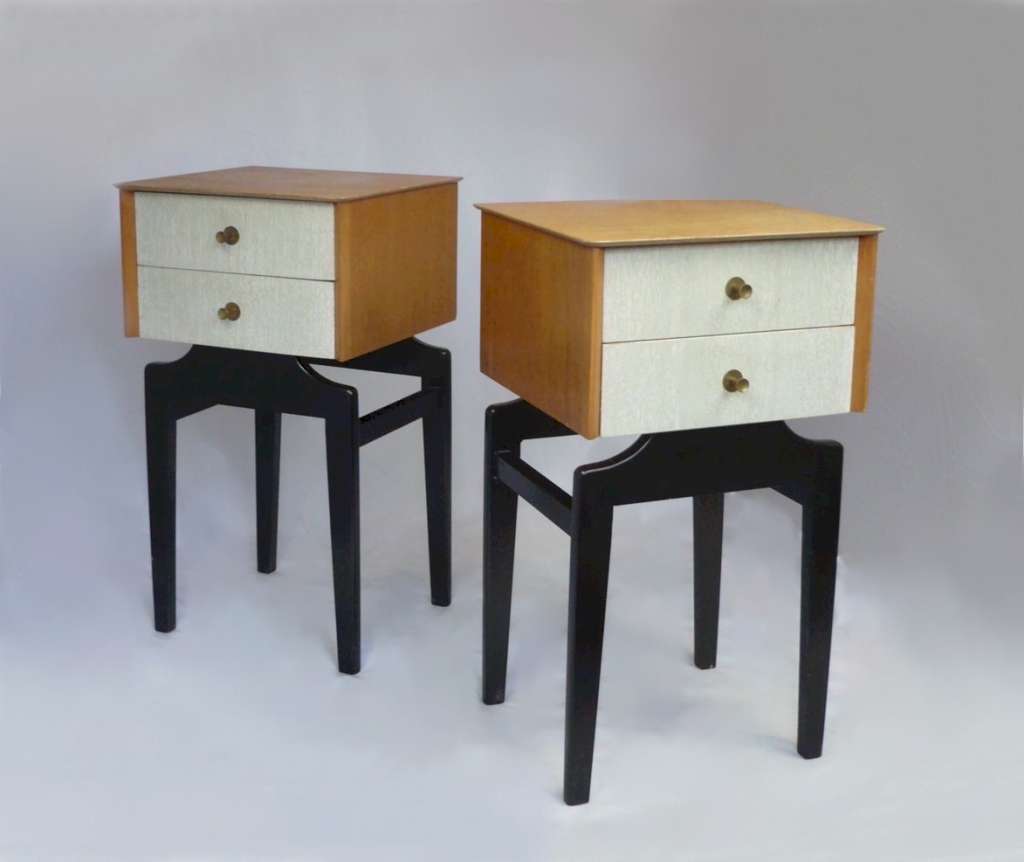 Pair of English Mid Century Modern bedside in oak Mid