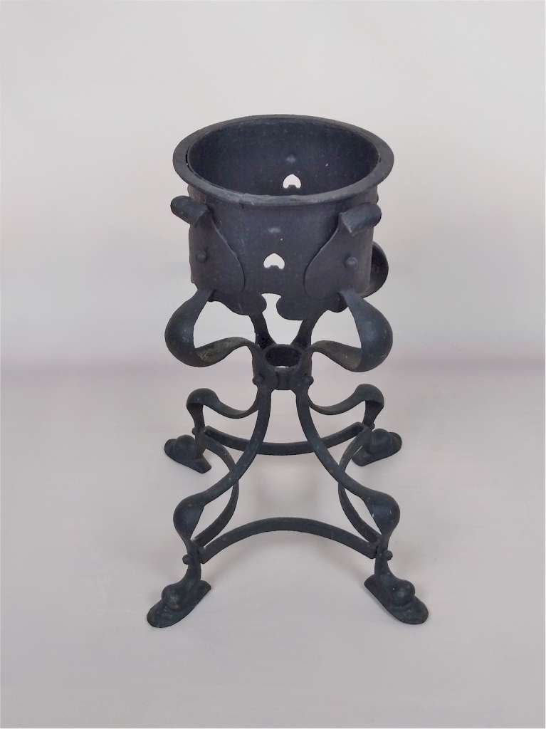 Arts and crafts wrought iron plantstand | Metalware | Art Furniture
