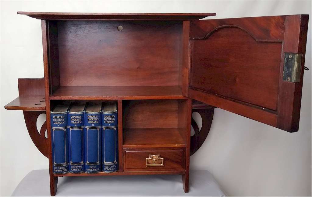 Shapland & Petter inlaid cabinet in mahogany