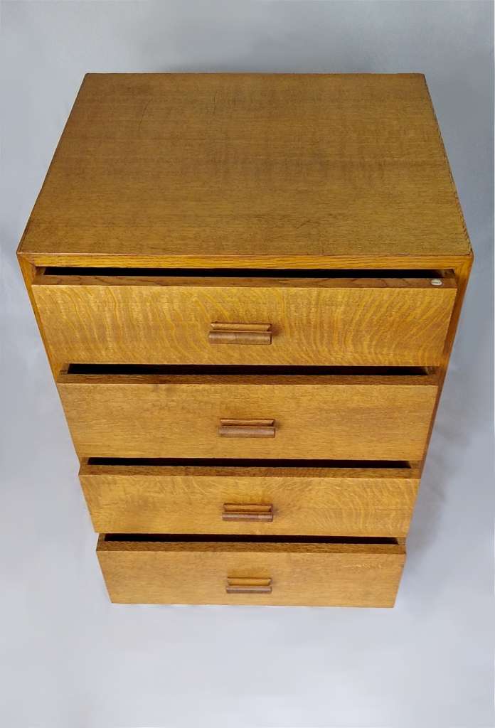 Small Heals chest in oak