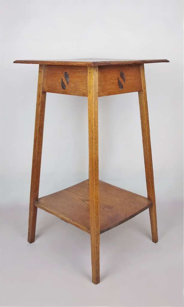  Arts and crafts occ table with Yin Yang decoration
