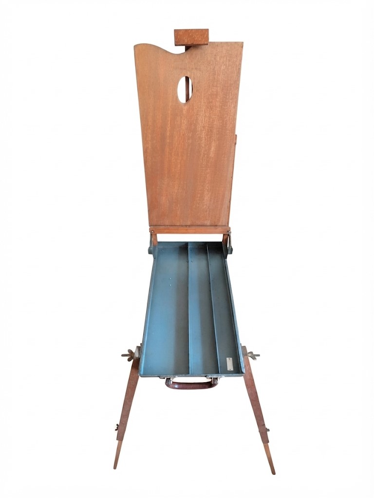 Travelling artists easel and paint/brushes box