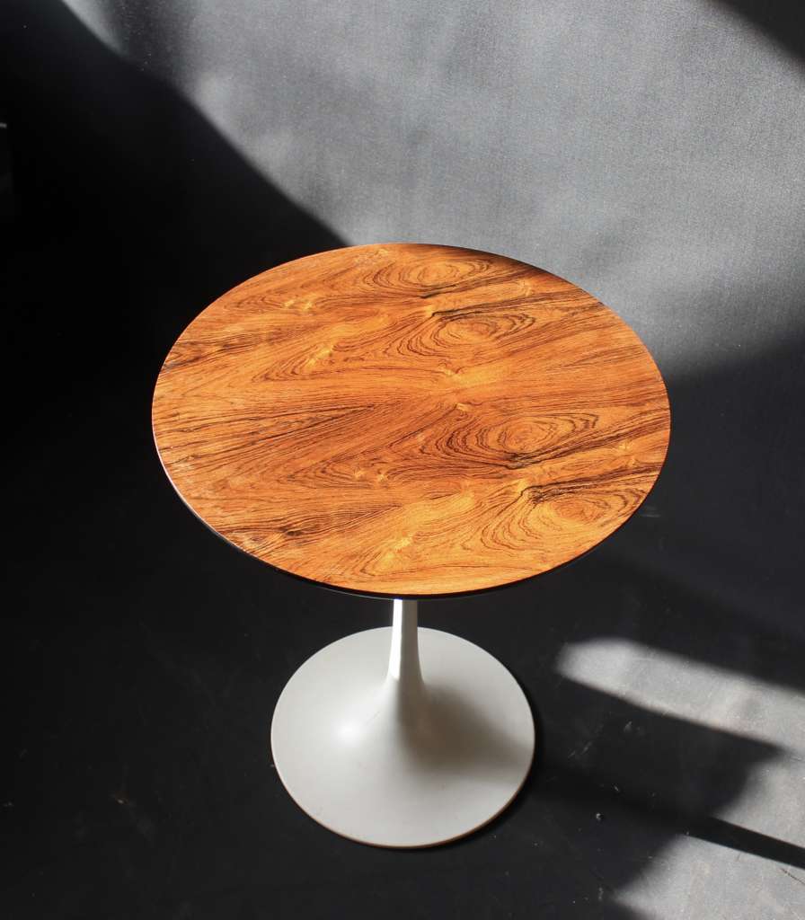 : Pair of Arkana tulip based rosewood side tables