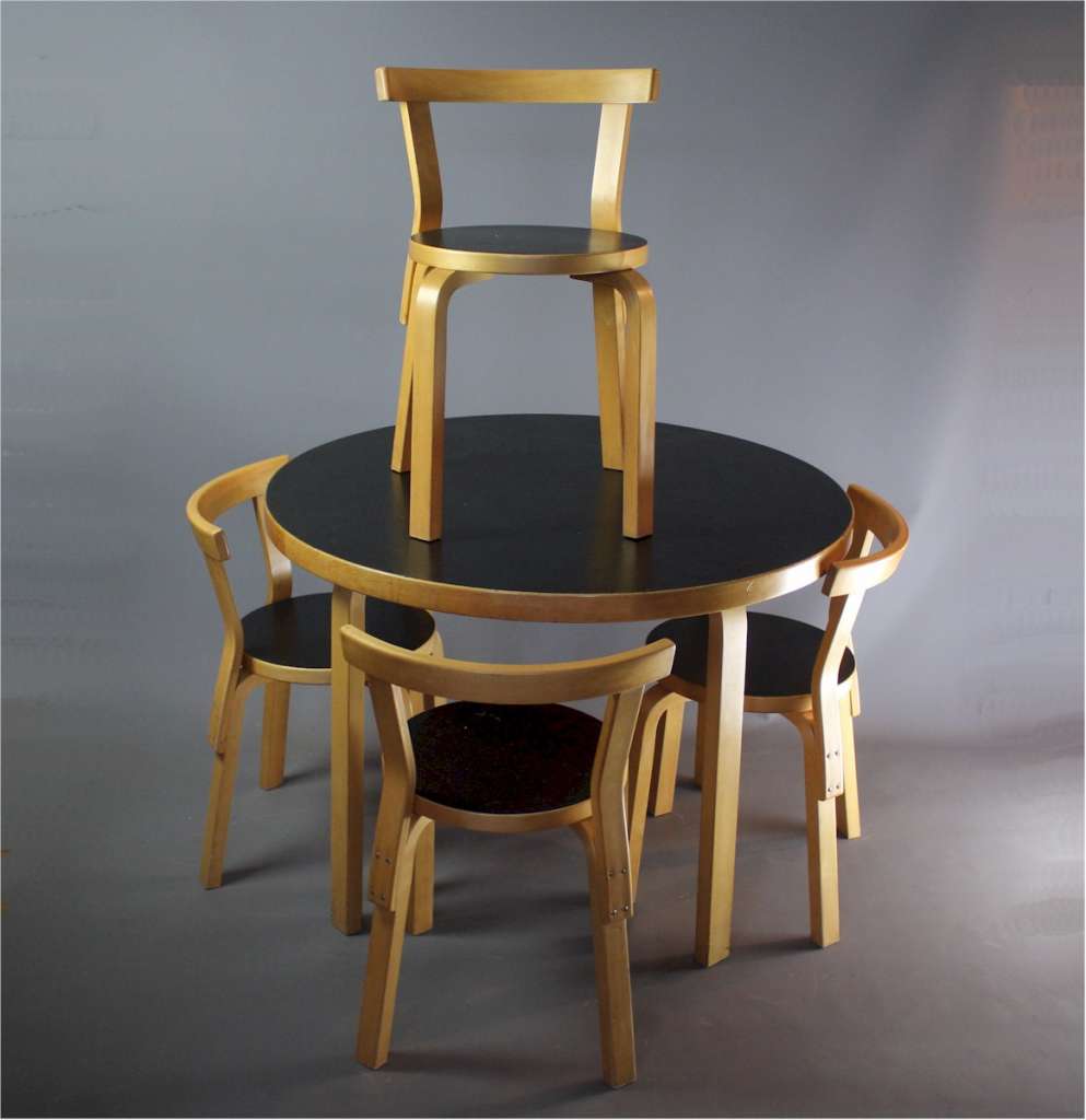 Alvar Aalto dining table and chairs Artek