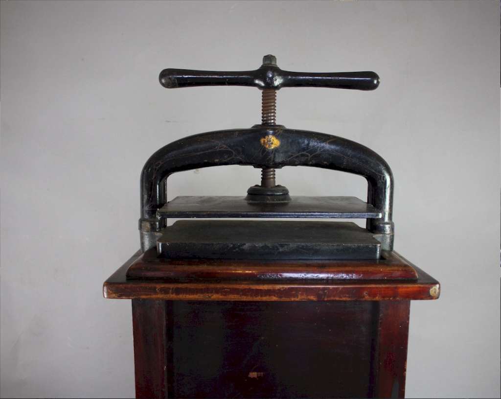 Victorian cast iron book press Art Furniture