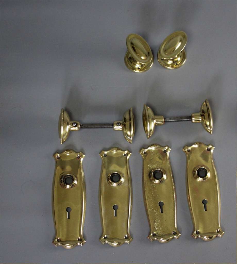 Edwardian brass door knobs with back plates Art Furniture
