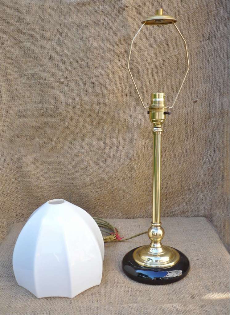 Unusual table lamp in brass with ceramic base Art Furniture