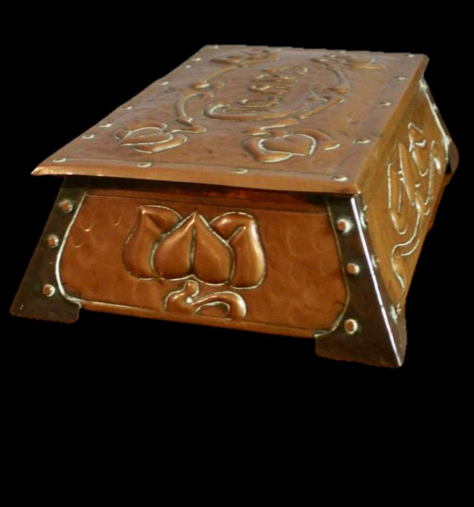 Arts and Crafts copper cigar box