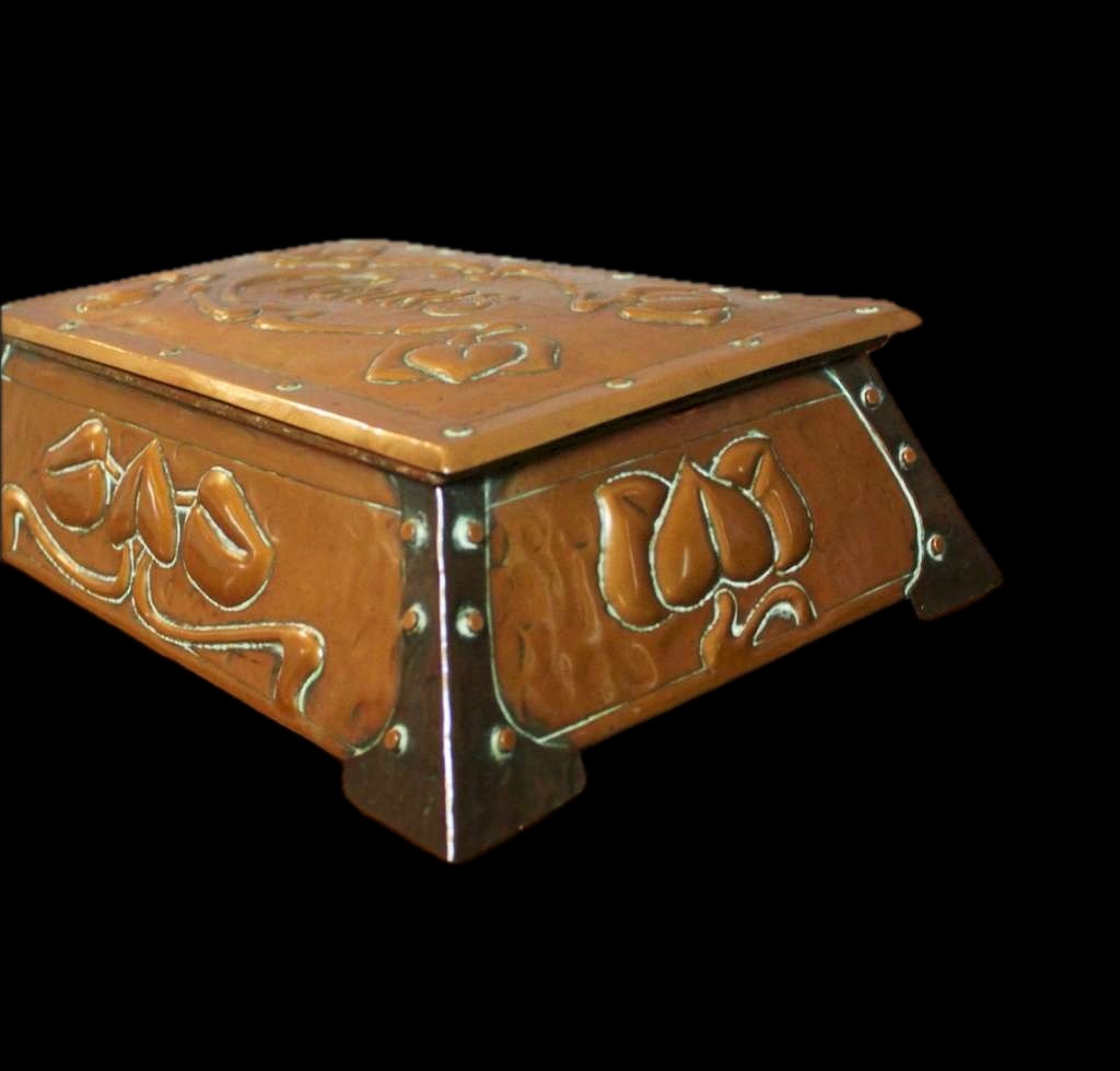 Arts and Crafts copper cigar box