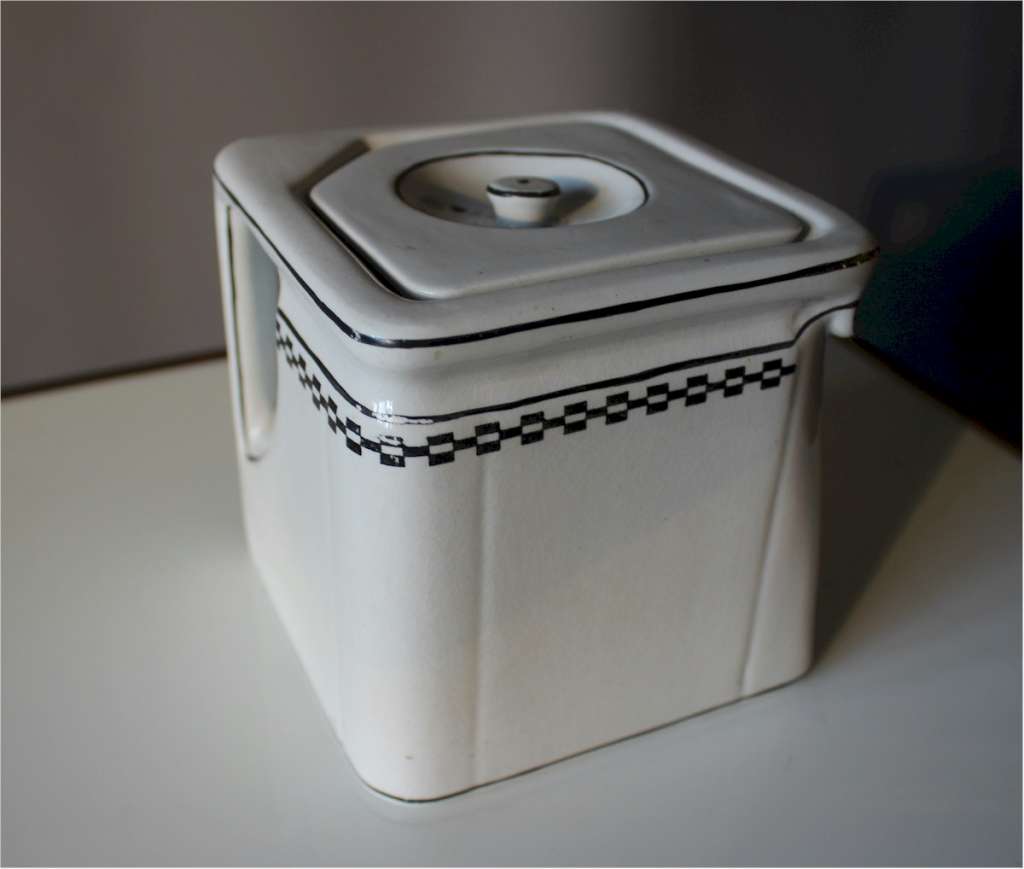 Cube teapot by Cube teapots Ltd of Leicester