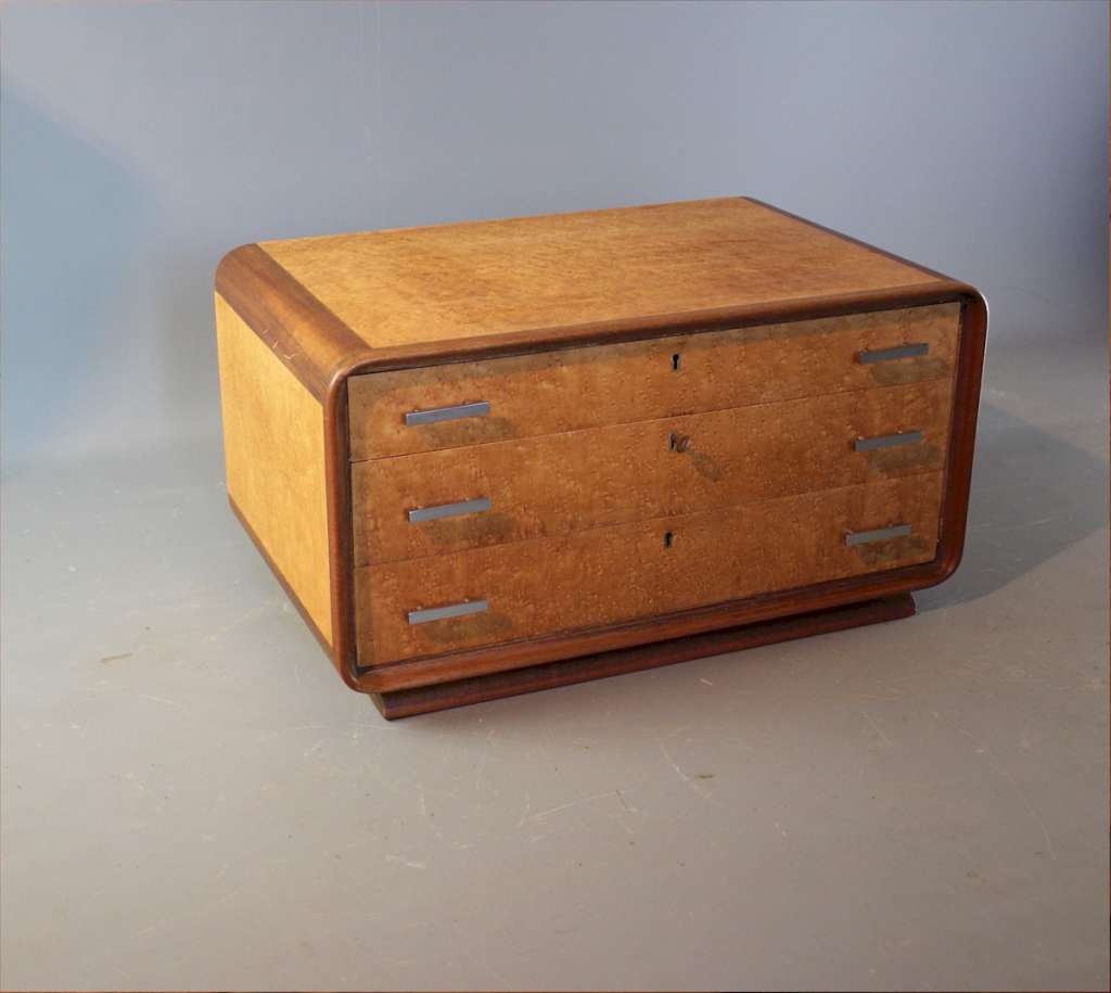 Art Deco birds eye maple canteen of cutlery