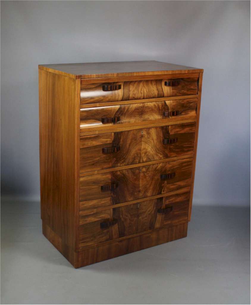 Splendid Art Deco chest of drawers in burr walnut veneer Art Furniture
