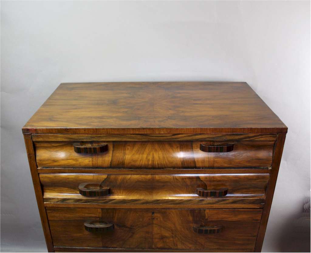 Art Deco chest of drawers in burr walnut veneer Art Furniture