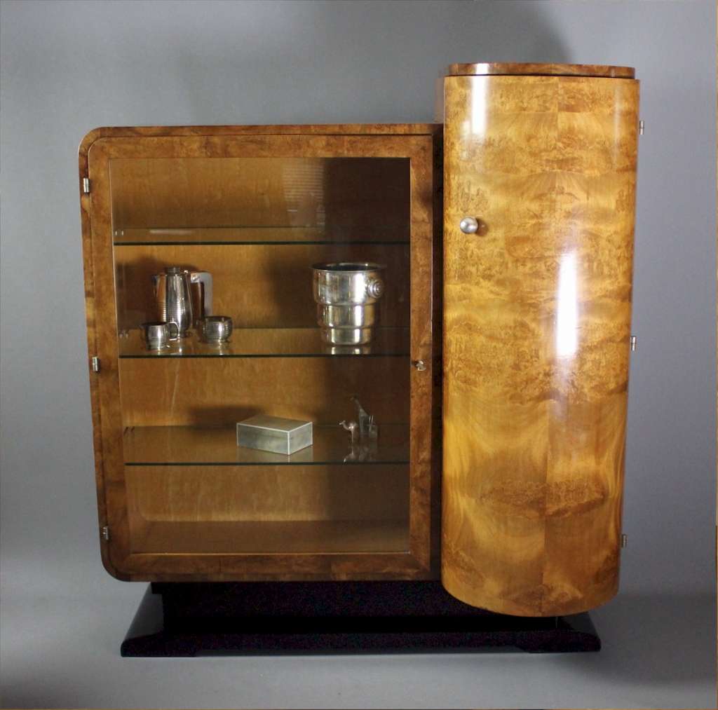 Wonderful art deco display cabinet in burr walnut
