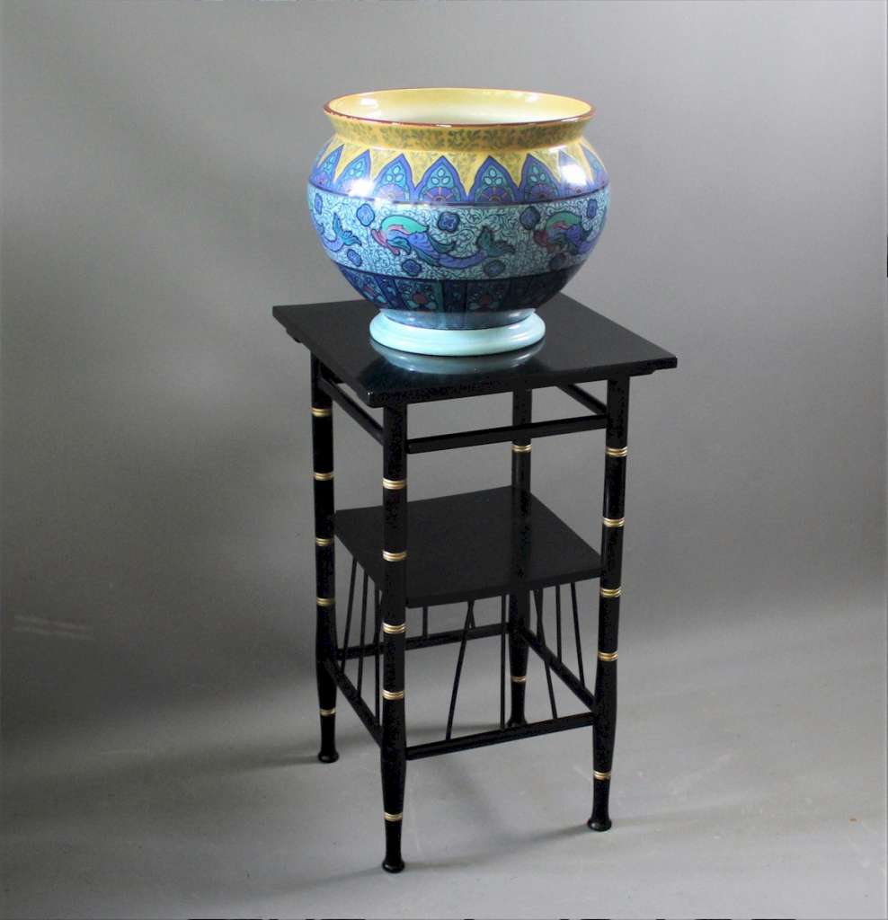 Godwin Aesthetic side table Art Furniture