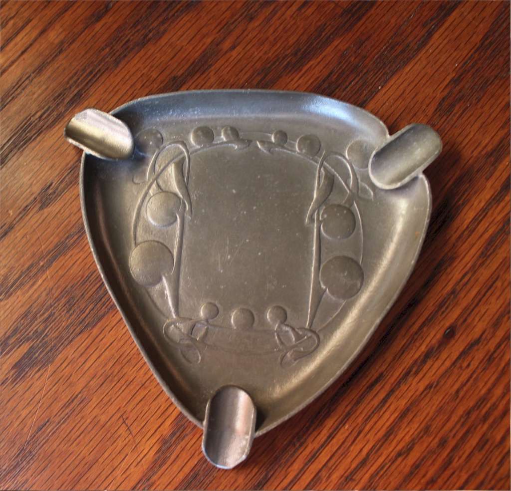 Arts and crafts pewter Knox ashtray, liberty & Co