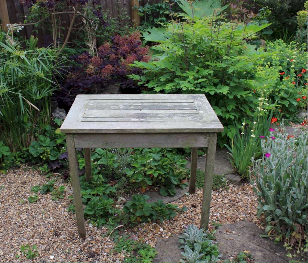 Burma Teak garden table by RA Lister GARDEN Art Furniture