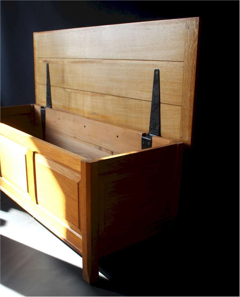 Reynold of Ludlow Oak Cotswold school blanket box, Heals