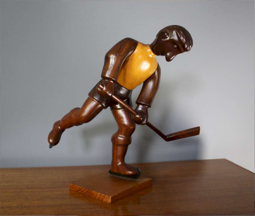 Italian mid-century Romer vintage carved figure of an ice hockey player