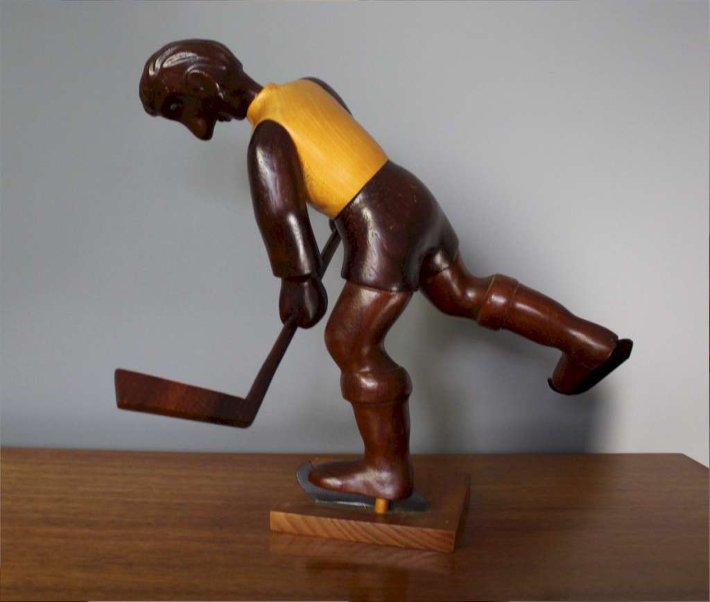 Italian mid-century Romer vintage carved figure of an ice hockey player