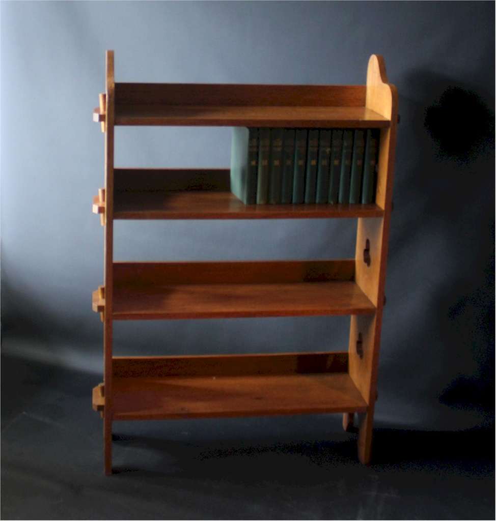 Arts and crafts Sedley bookshelf