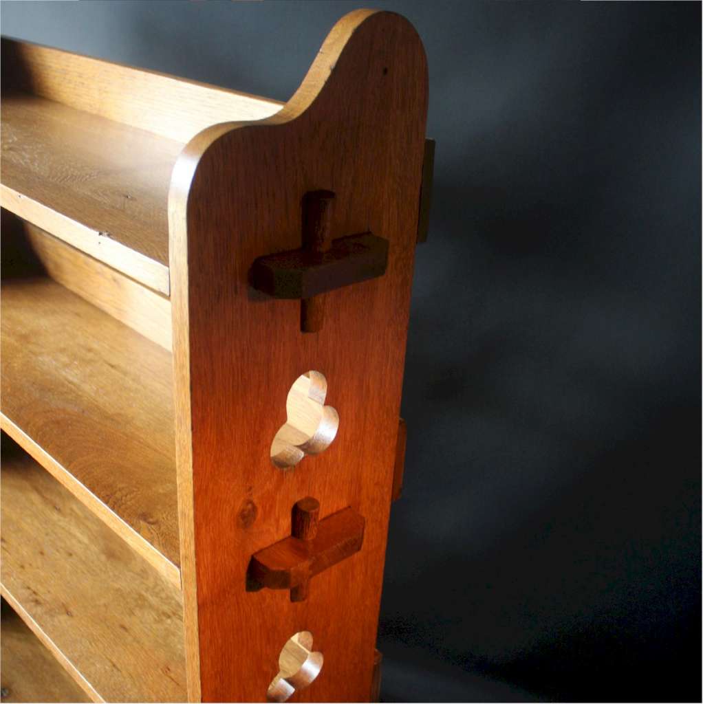 Arts and crafts Sedley bookshelf