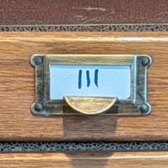 Desktop filing cabinet No3 holds A4 paper