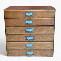 Desktop filing cabinet No 4 holds A4 paper