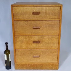 Small Heals chest in oak