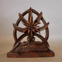 Lovely carved Victorian bookslide