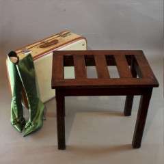 Good quality Edwardian oak luggage table
