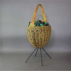 1950's sewing basket in wicker with original fabric