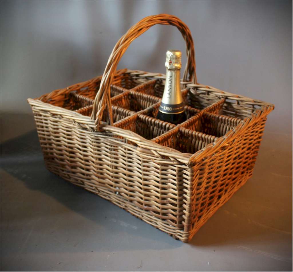Wicker basket bottle carrier