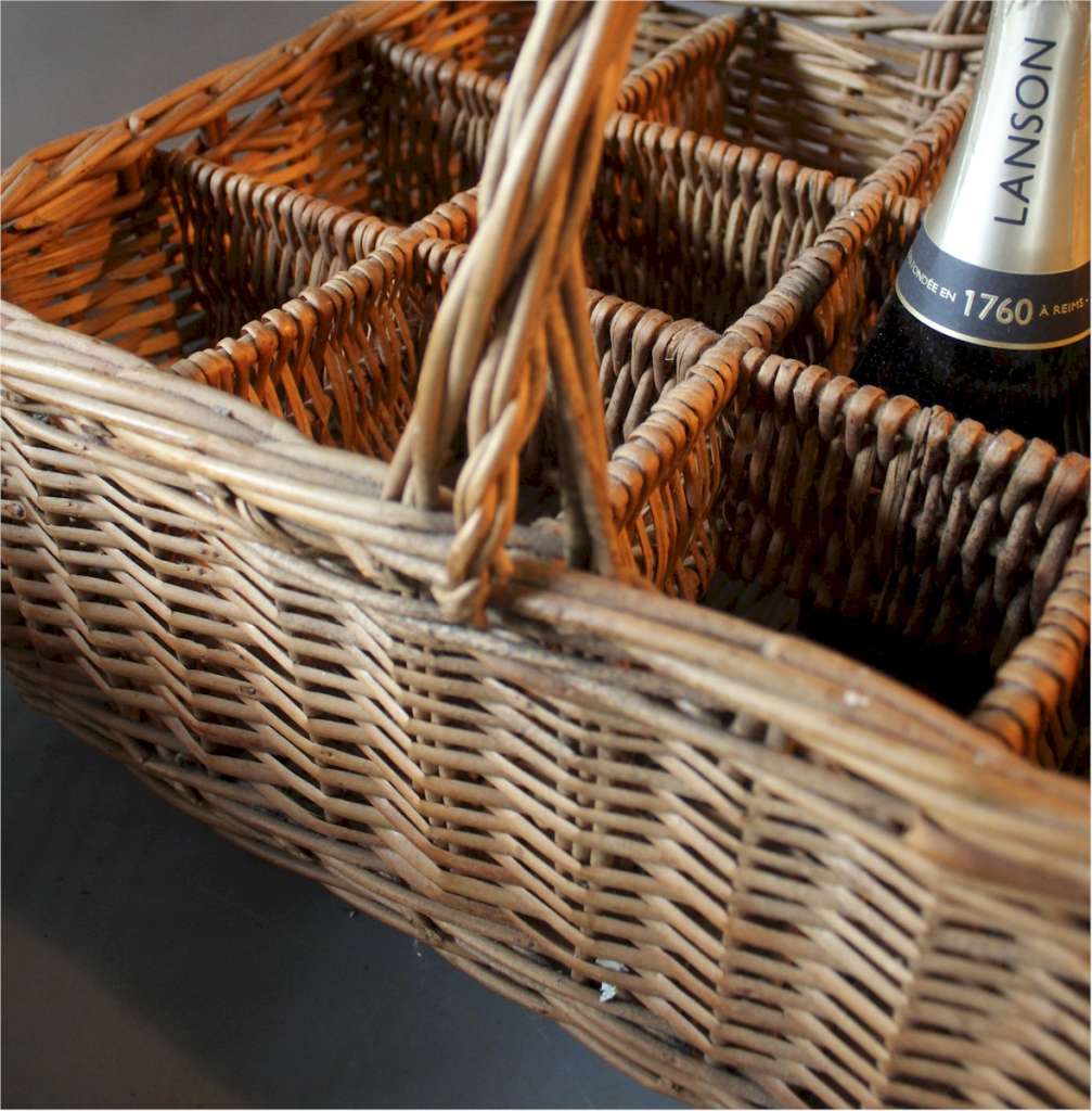 Wicker basket bottle carrier